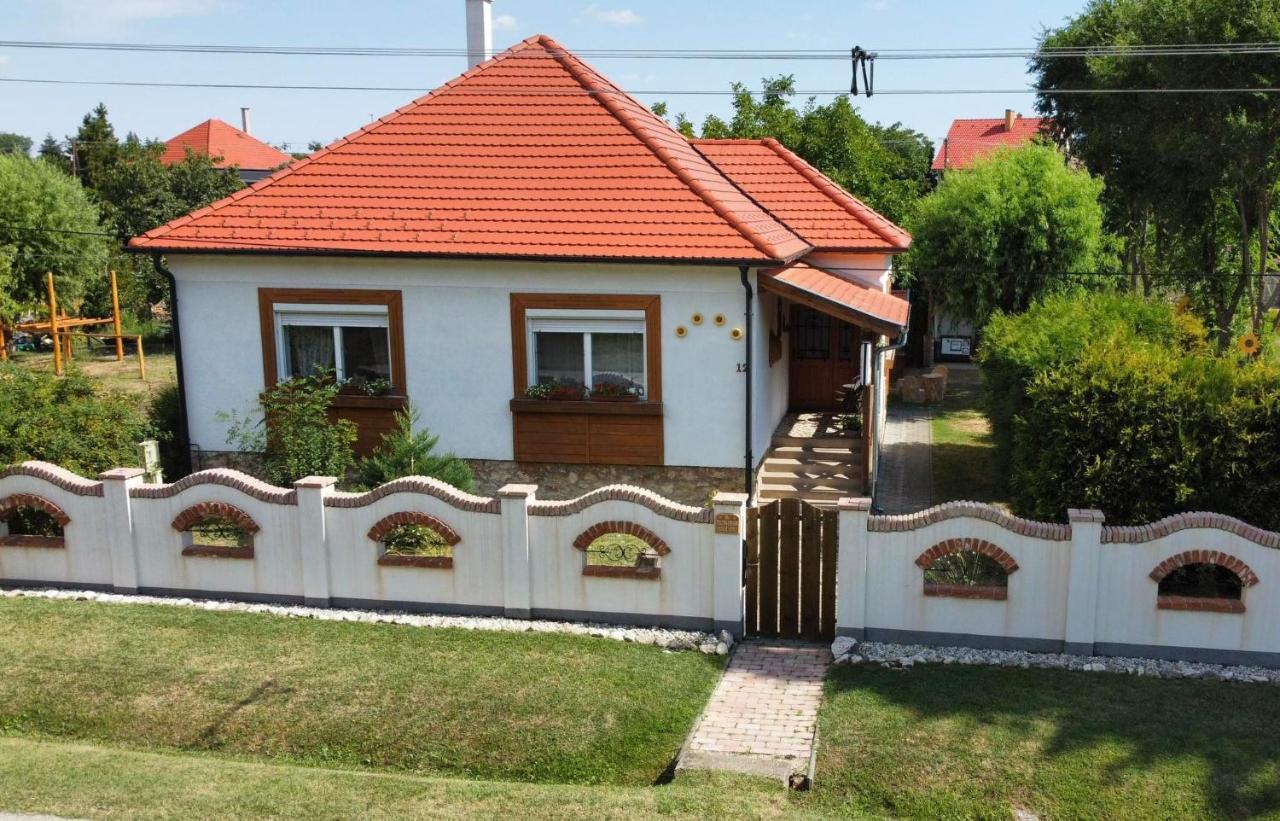 Doere Vendeghaz Apartment Bakonyszentlaszlo Luaran gambar