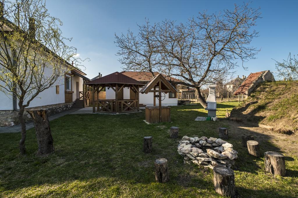 Doere Vendeghaz Apartment Bakonyszentlaszlo Luaran gambar